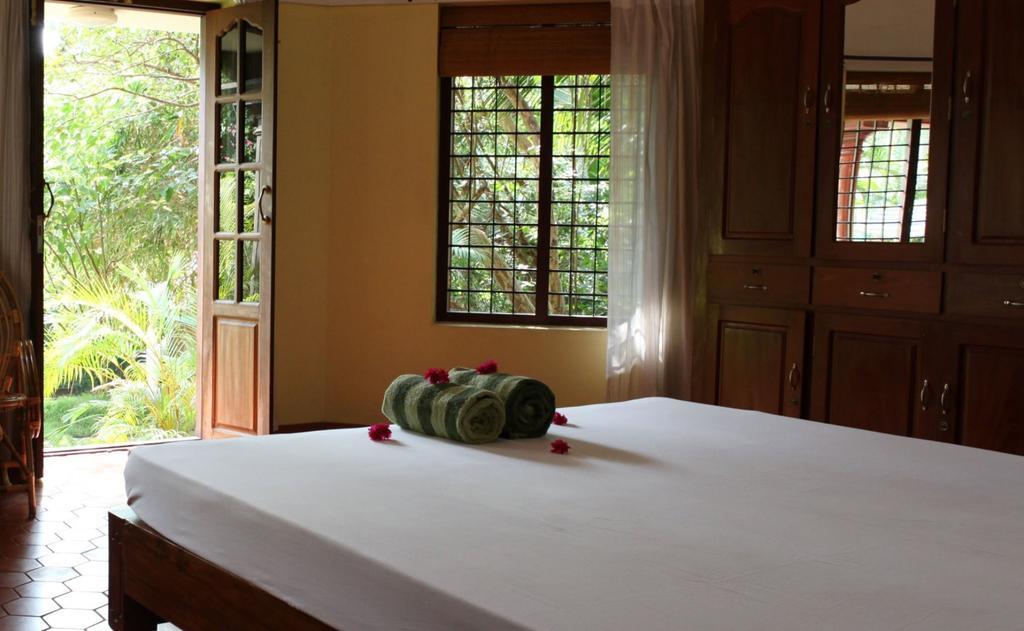 Amrutham Ayurvedic Village Resort Kovalam Chambre photo